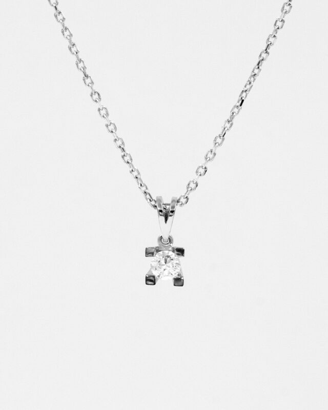 0.14 Karat Tektaş Pırlanta Kolye