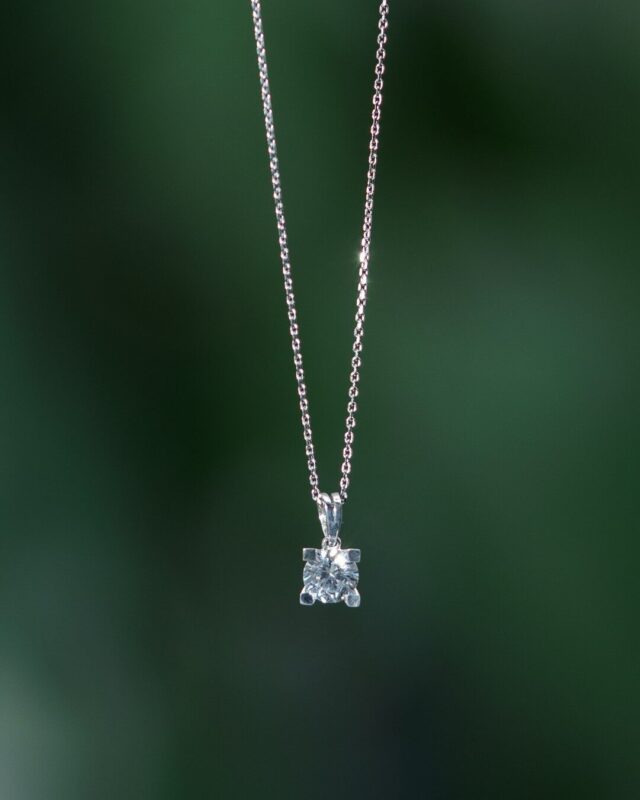 Tek Taş Detaylı 14 Ayar Altın Kolye