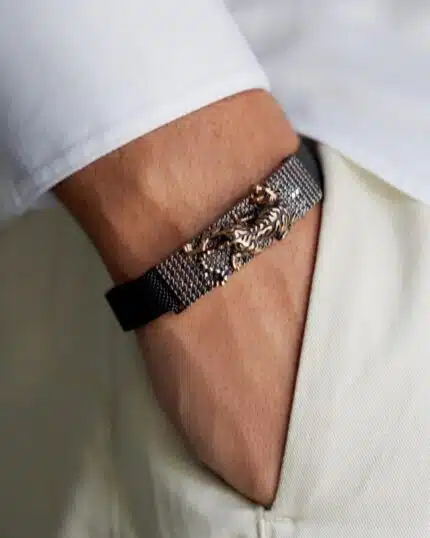 Aslan Figürlü Siyah Örgü Erkek Bileklik 16 Still 2025 10 27 130506 1.27.1