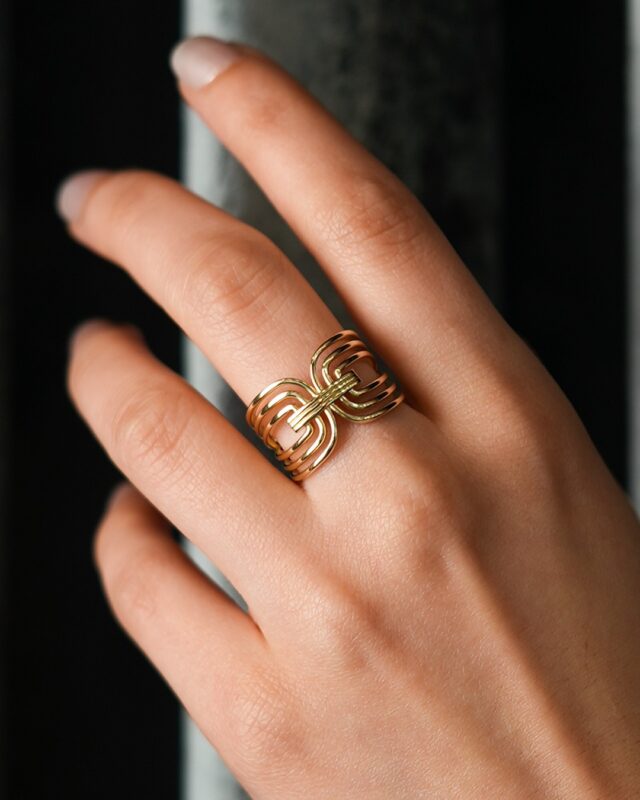 Geometrik Formlu Altın Kafes Yüzük