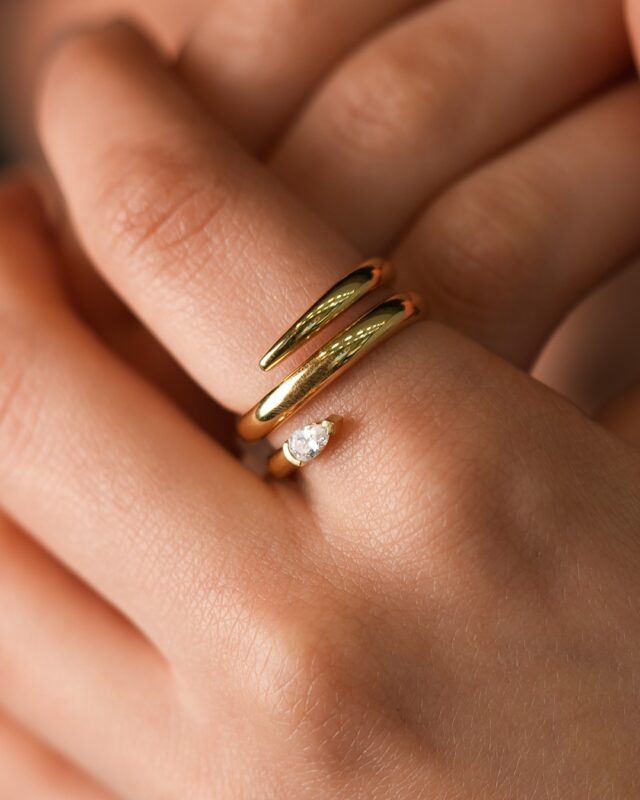 Altın Damla Taşlı Sarmal Yüzük